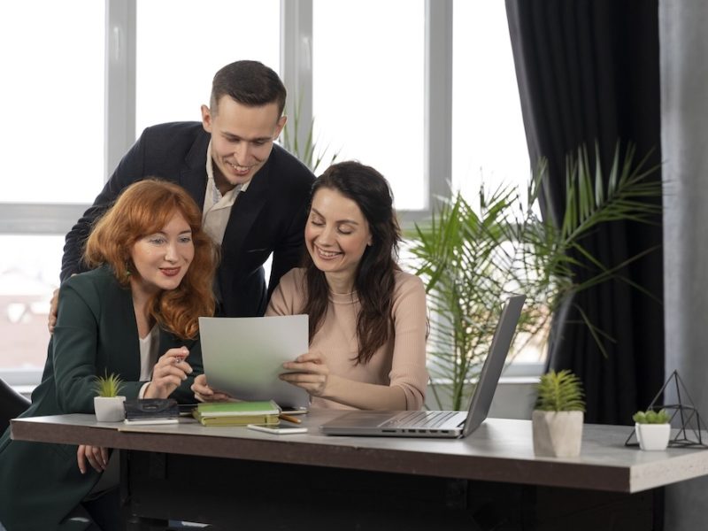 colleagues-work_23-2148499435